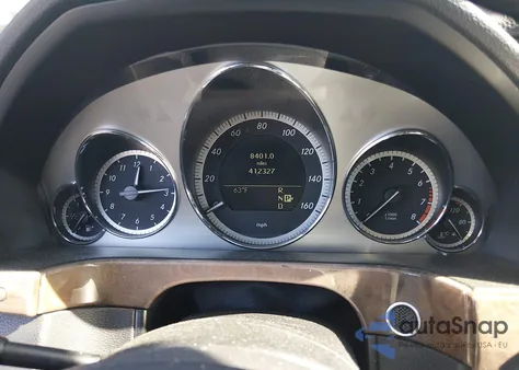 2010 Mercedes-Benz E 350 z USA, uszkodzony, nr VIN WDDHF5GB2AA053838